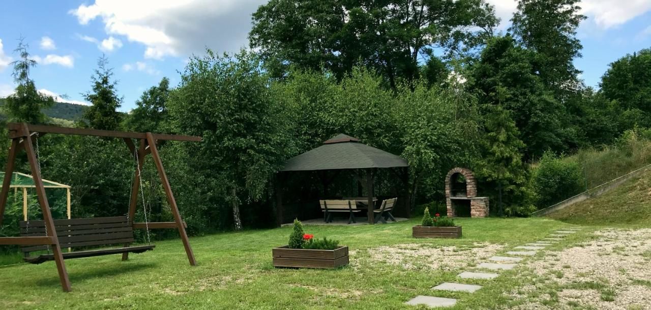 Лоджи Domek w Beskidach Ropica Górna-9